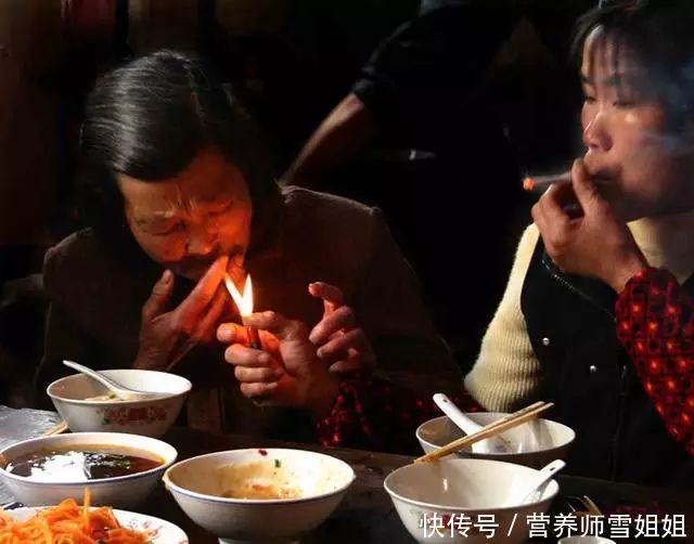 导致戒烟失|吸烟者,若无法戒烟,做到三不,常饮三水,按揉三处,护肺更健康