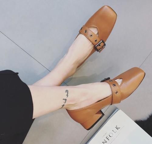 透气性 上班久站容易脚疼,有了舒适的工作鞋,久站工作也更轻松