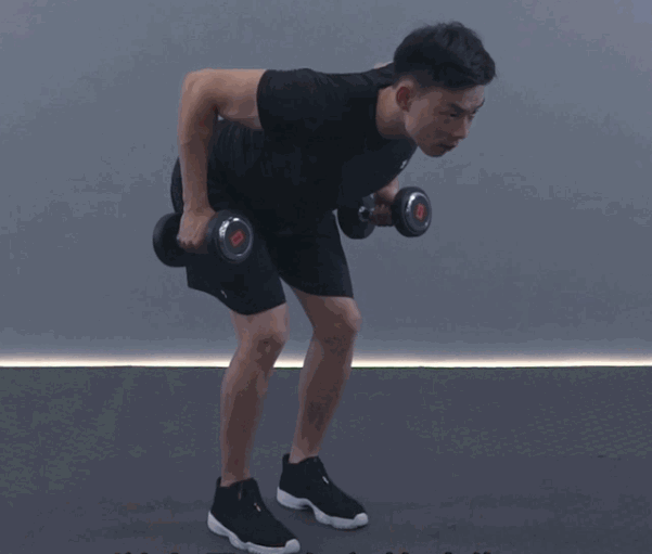 哑铃|想要增加背阔肌厚度，多做这3个动作，更有效提升练背效果