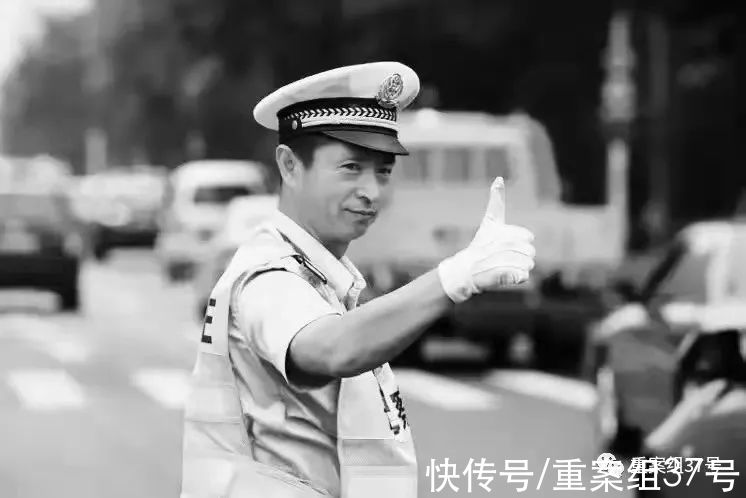 交警|追悼青岛牺牲交警李涌：在路上，他总会毫不犹豫地去帮助司机