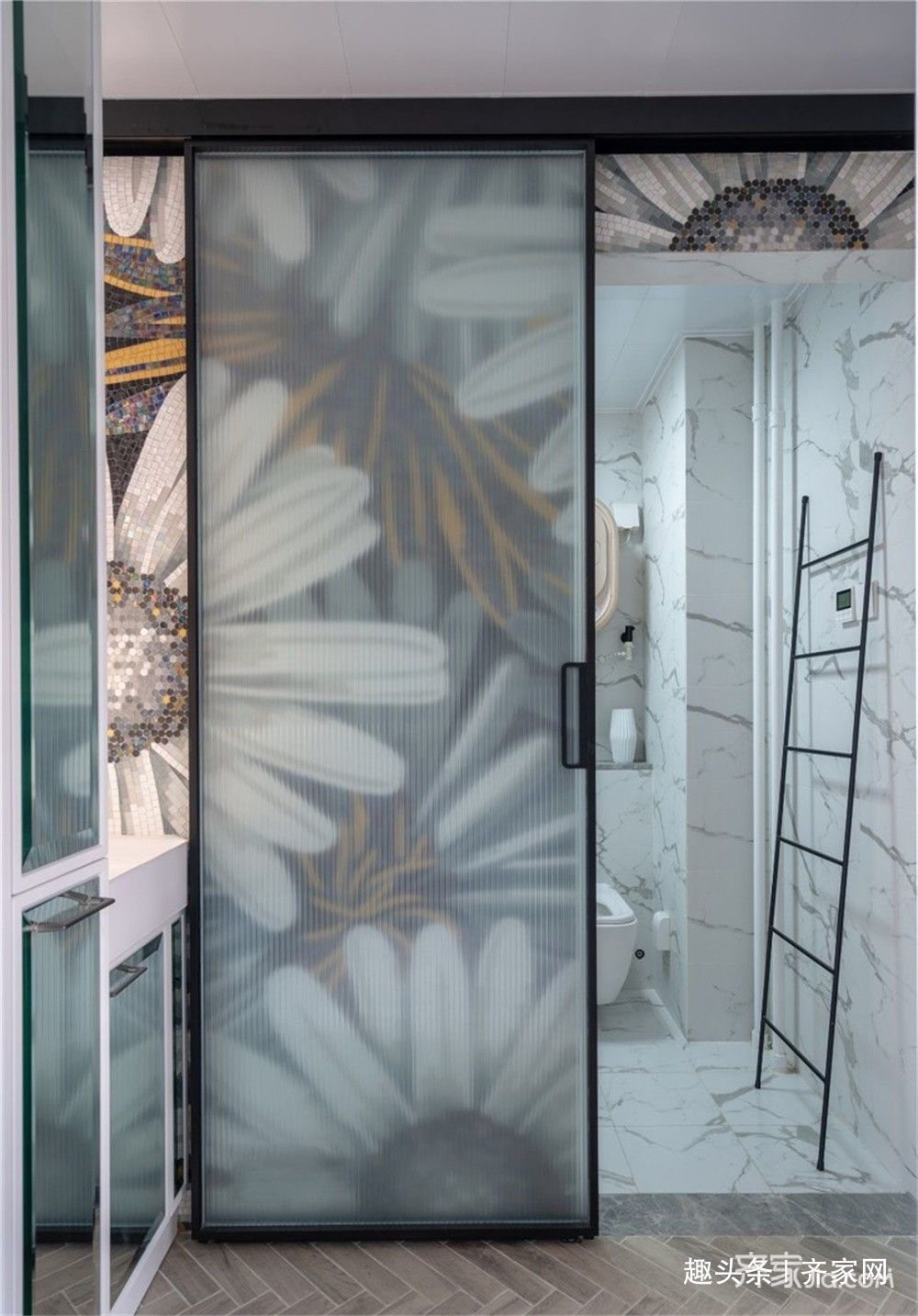 客餐厅|50㎡小户型,巧妙设计出1500+书籍的家!满足阅读需求!