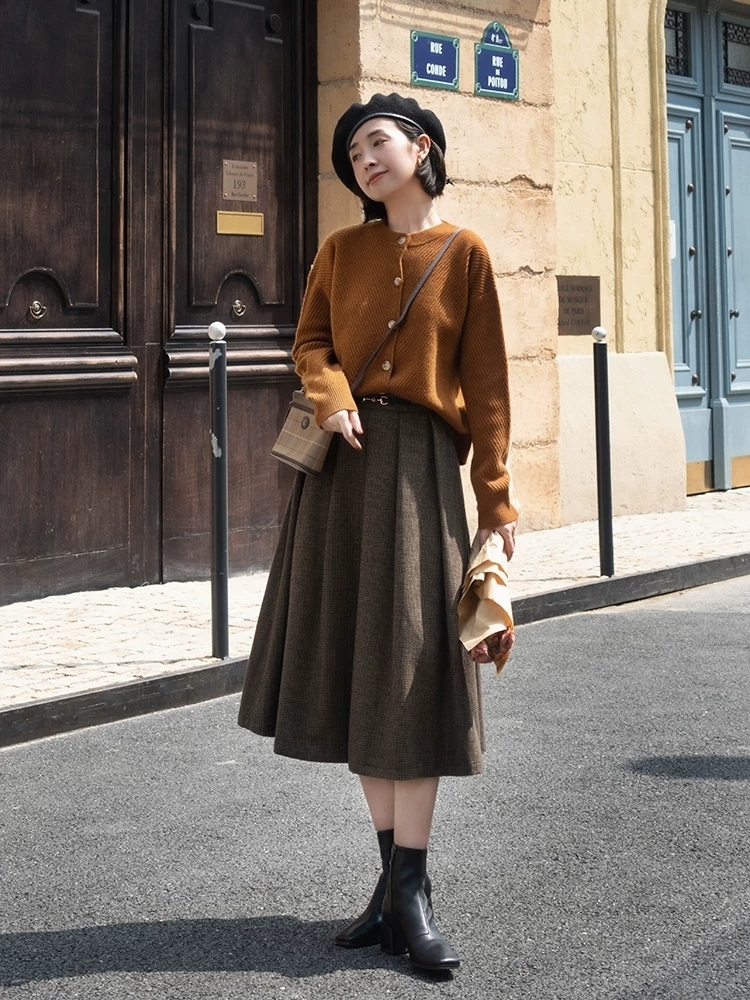 半身裙|30+女性秋后降温怎么穿?毛衣针织衫配牛仔裤高级减龄,温柔优雅