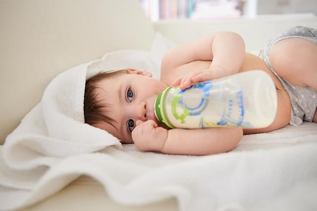 睡眠周期|新生儿睡觉不踏实 总是哼唧憋气爱使劲 原来是这么回事