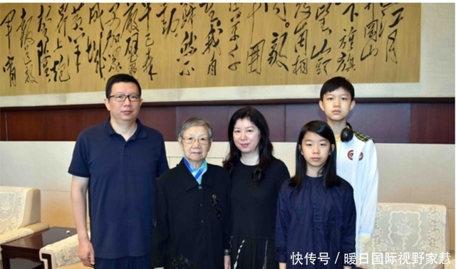 1971年刘思齐被关进监狱后,她给毛主席写