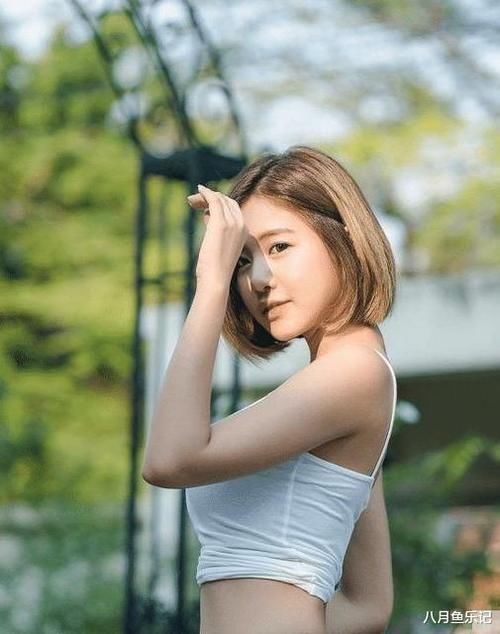 谁说短发女生不好看简约阳光的装扮，尽情绽放少女的魅力