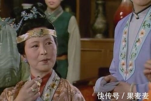 元宵节@贾母历来宽容，为何在元宵节公开拿袭人开刀？她在敲打另一个人