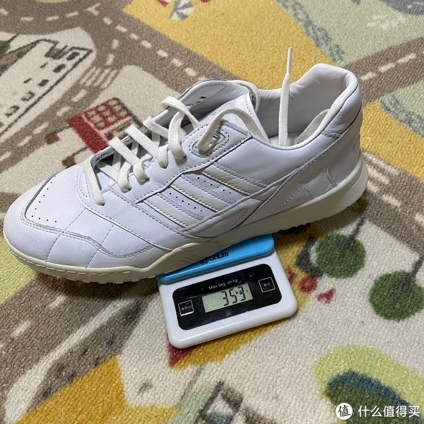 rain 我的第N双鞋 篇一百二十五：重回90年代，复古百搭小白鞋adidas A.R. TRAINER