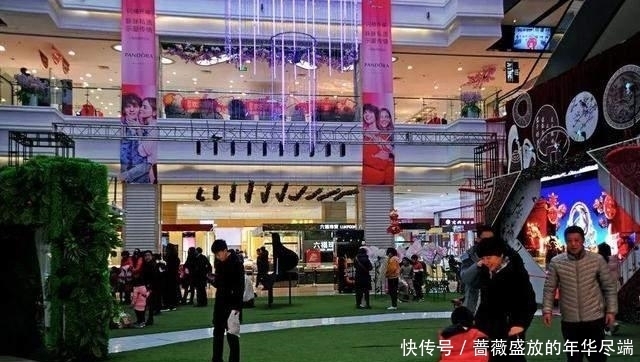 走散|3岁女孩跟爸爸走散,求助保安叔叔后,广播报出爸爸名字全场笑喷