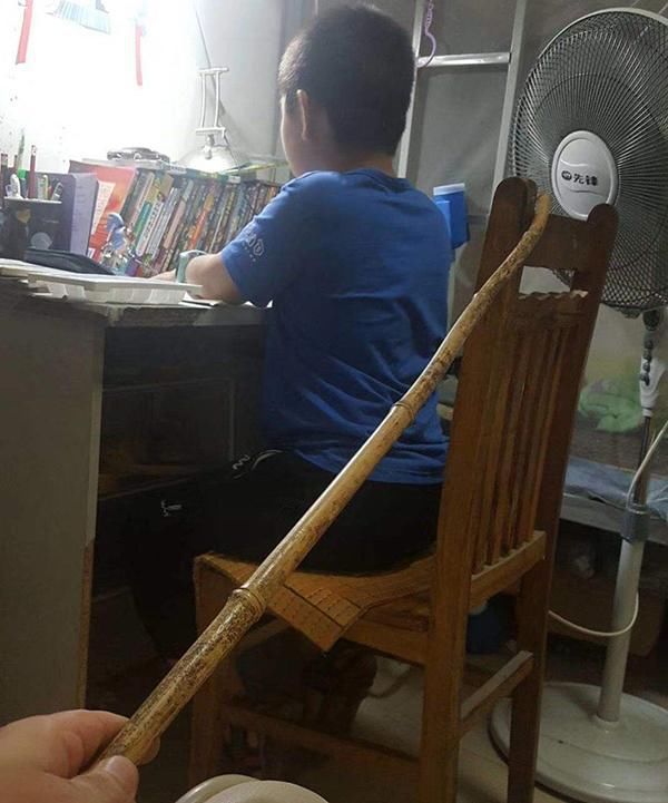 不行|“不会背就读，1遍不行100遍！”你的勤能补拙，毁了孩子还不自知