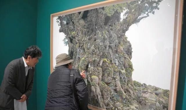 幅画!一幅画画了3年,细到要用放大镜,他把钢笔画玩到了极致
