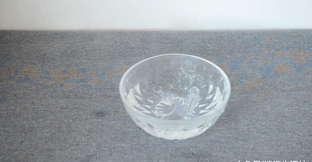 吸盘挂钩老是掉 教你一个简单绝招, 挂几十斤都很牢固, 太实用了