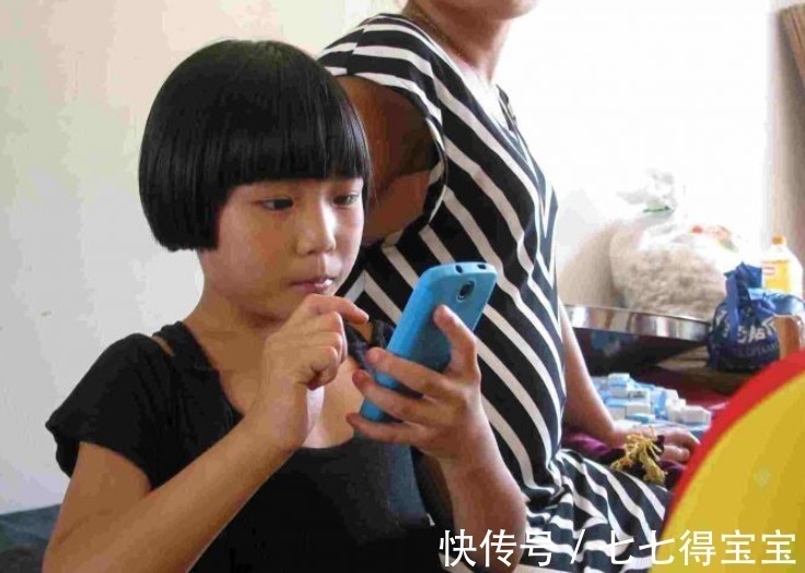 陌生人|9岁女儿被网友远程“操控”,看完手机里的信息,妈妈崩溃了