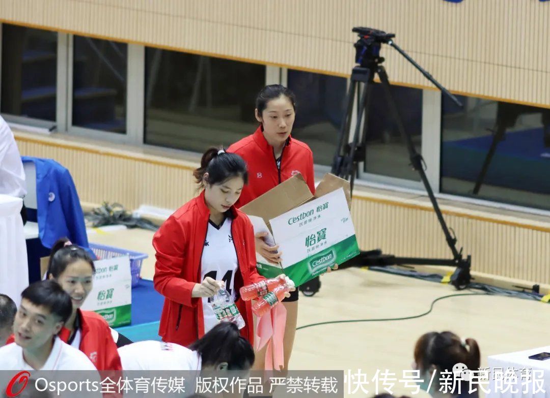 中国女排|朱婷“改行”了？
