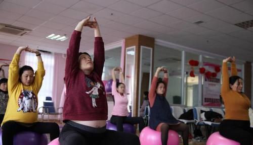 女性怀孕|宝宝出生时几斤最聪明，美国脑神经科专家：越接近这个数越好