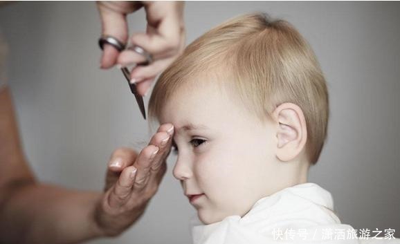 宝宝|妈妈带娃去剪头,看到自己的新发型后,宝宝请让我一个人静静