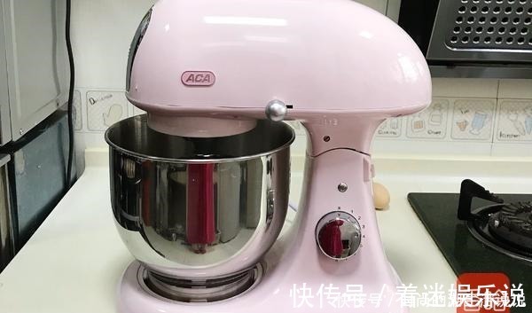 朋友圈|1个女人的精致晚餐,悄悄走红朋友圈人到中年优雅是一种态度!