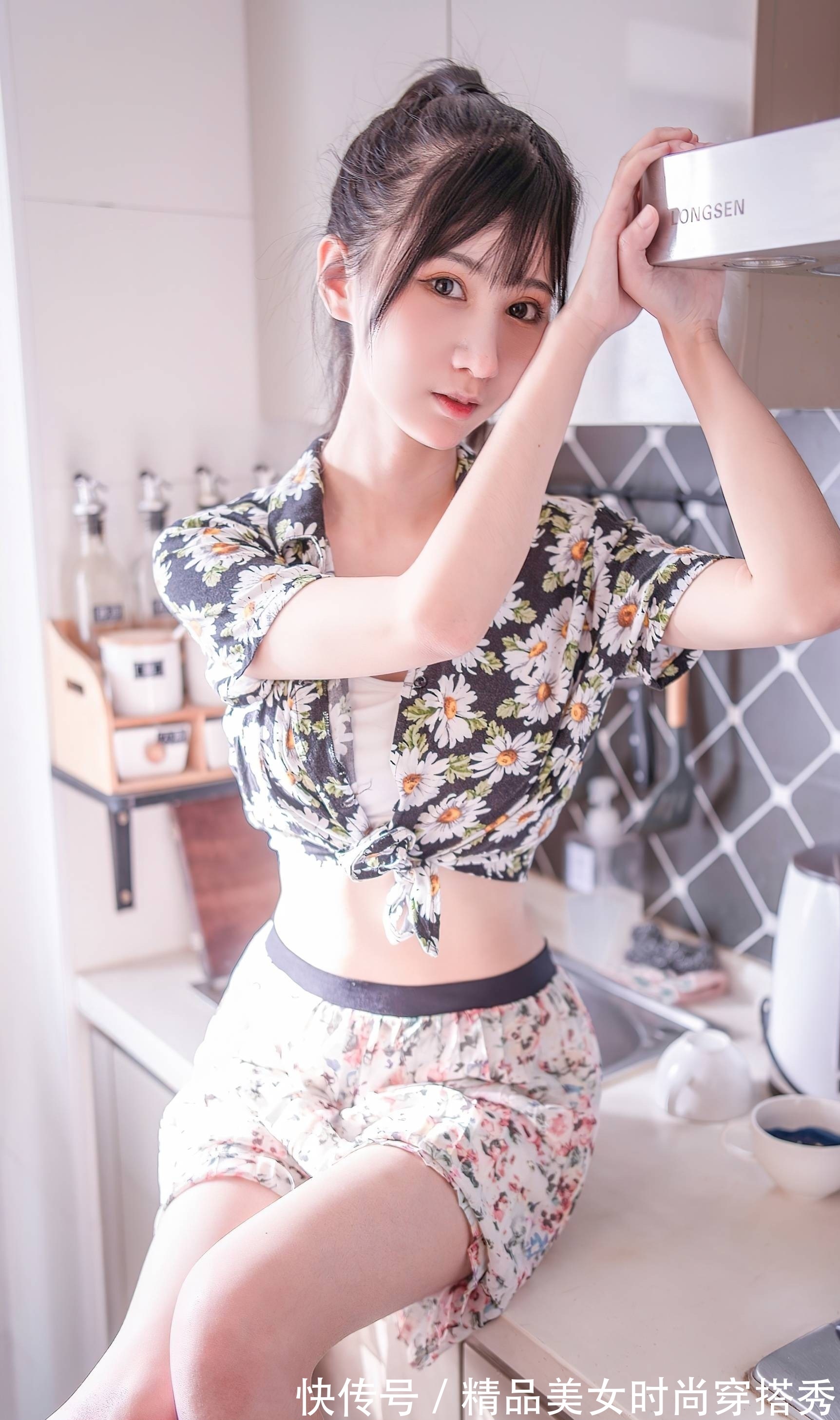 上衣 碎花的上衣搭配碎花半身裙,感觉生活瞬间充满了干劲