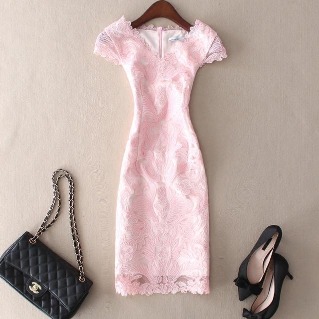 小蛮腰|一件旗袍裙,一个心情,一个婀娜多姿的身段,一种名门望族的气质