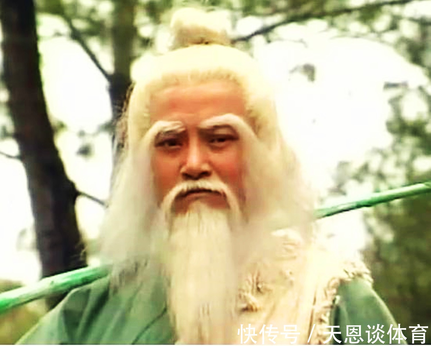 丐帮!天龙八部后期,虚竹究竟活了多少岁,为何倚天中还有他的影子?