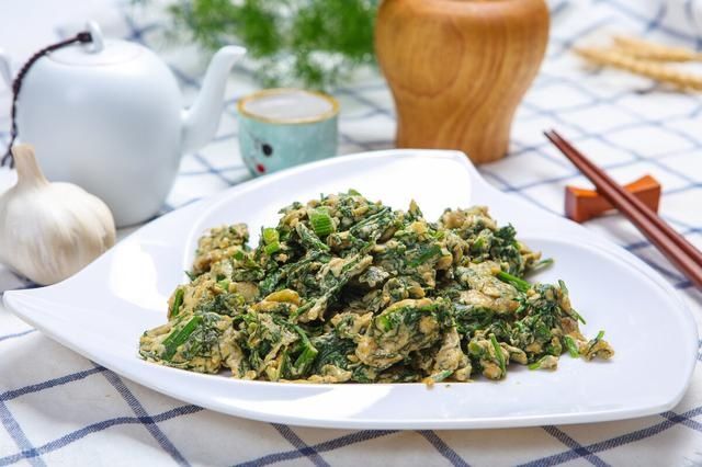 茴香炒鸡蛋，一起下锅还是分开炒？大厨分享正确做法，好看更好吃