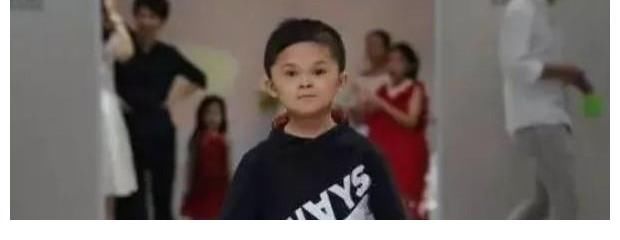 范小勤|“小马云”范小勤：被公司“退货”不识百元钞，他远比你想象的惨