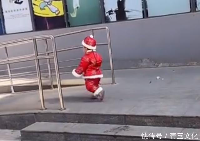 营养品|外婆想“挖坑”给宝宝跳,可小家伙就是不上当,网友:也太聪明了