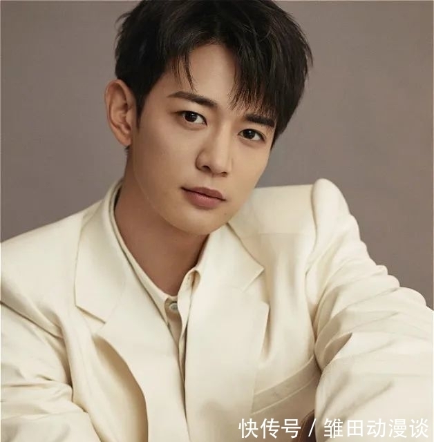 期待感|SHINee崔珉豪公開了最新簡歷照，粉絲們對他演員活動的期待感上升