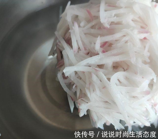 旱萝卜蒸饺,比肉馅的好吃100倍