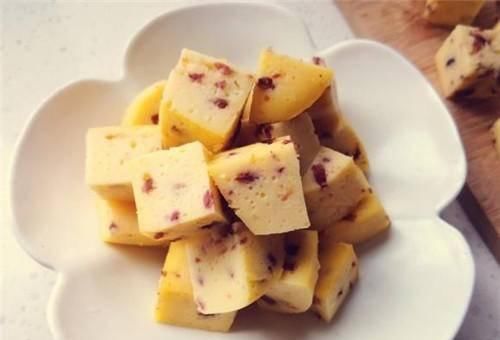 此甜品入口即化,香甜开胃,无水无油,减肥也能放心吃!