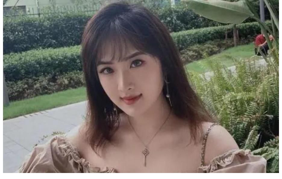 意思|《中餐厅5》海报站位有点意思,姚安娜站最后一排,展露真实咖位?