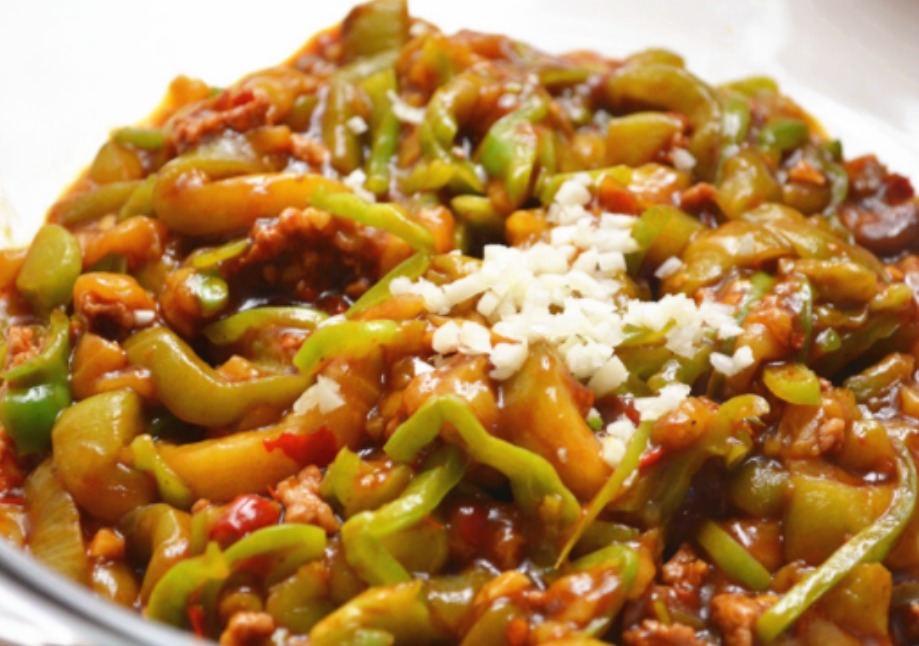 烧茄子前，一定要“泡水”很多人做错了，难怪茄子油腻，不入味