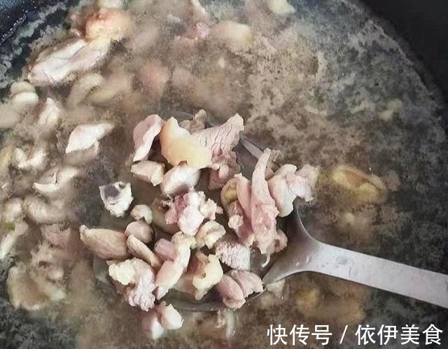 辣子鸡|它是天然“雌激素”，女人常吃，皮肤粉嫩显年轻，40岁还是少女脸