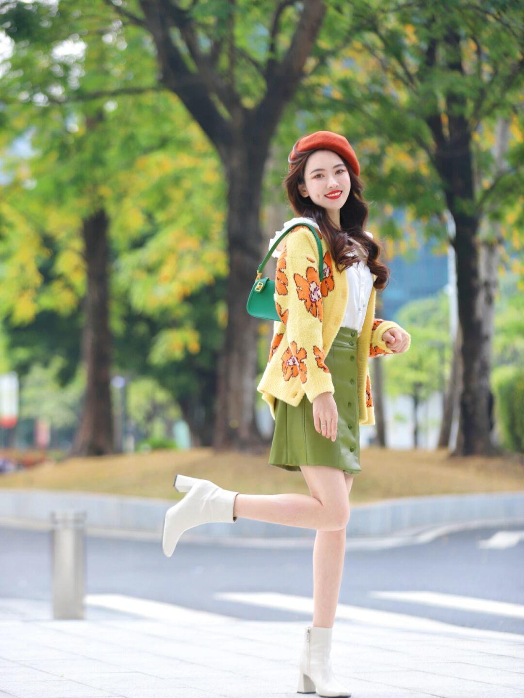 印花 百搭温柔的“印花毛衣”穿搭示范,日常简约不挑人,谁穿谁美