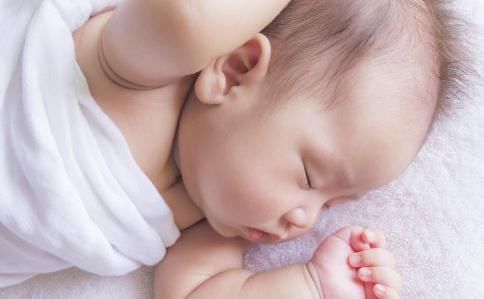 家长们|抱起呼呼睡沾床就清醒,想解决孩子“落地醒”问题,得先了解原因