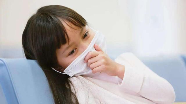 澡盆|4岁男孩一洗澡就哭,医生也检查不出毛病,奶奶吞吞吐吐说出实情