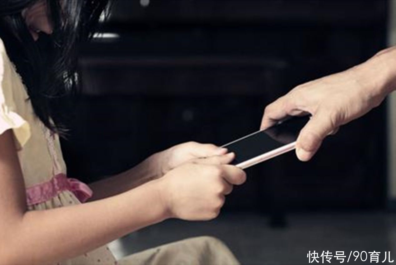 陪伴|8岁儿子沉迷玩手机,妈妈气急对孩子“动手”,深夜送孩子进医院