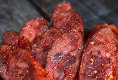 开裂的情况|腊肠灌好后,别直接拿去晒!再加2步,腊肠咸香入味,油润不开裂