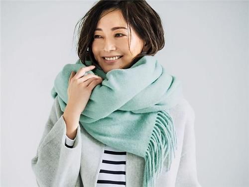 丝巾|羊毛围巾如何戴？才没有缩脖子感，日本造型师的方法原来超简单