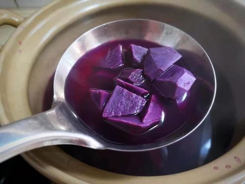 这糖水女人要多喝,婆婆连喝了4周,脸色红润气色好,更显年轻了