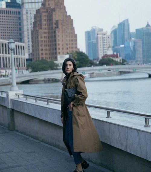 显气质|刘雯是要把“外套”穿火了,时髦保暖又减龄的穿搭,尽显高级感