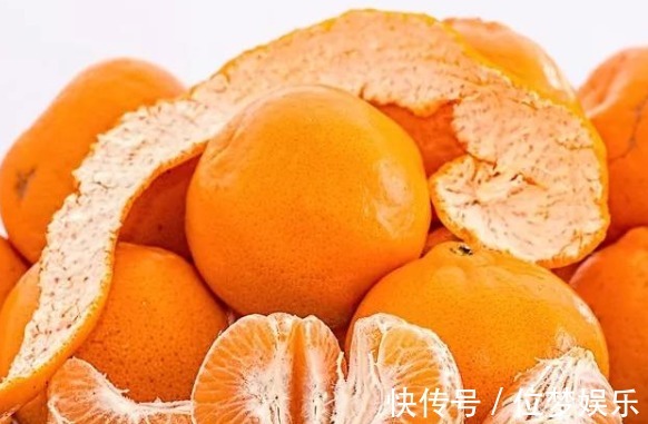 把橘子皮用打火机烤一下,真是厉害了,解决家家都困扰的大难题