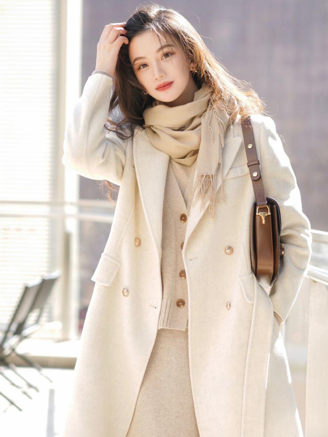 半身裙 穿衣懂搭配气质更出众,看看这些优雅高级的大衣搭配,保暖又时髦