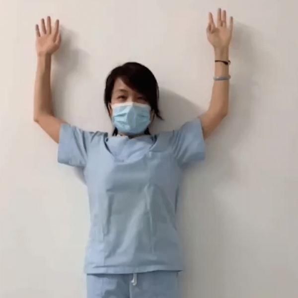 肩部|手把手教你5个动作，告别“办公室综合征”！