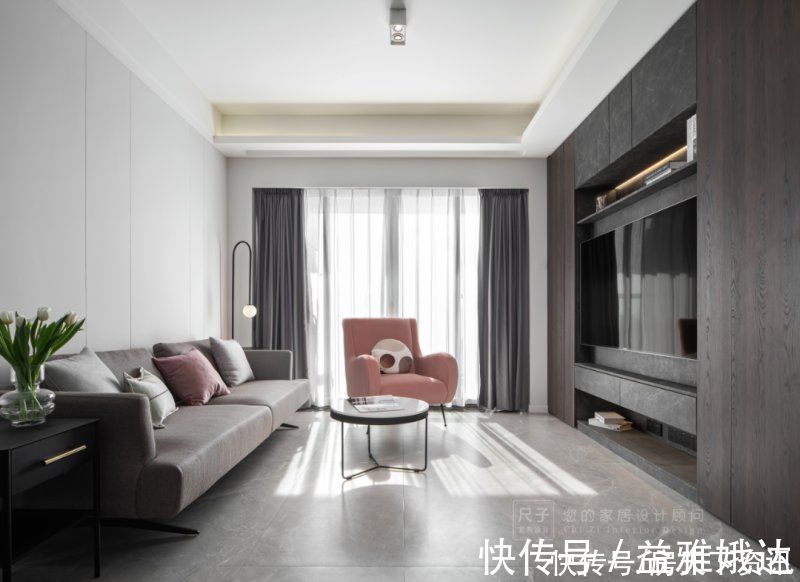 两房|年轻夫妻89㎡北欧烟粉色小家,两房并一房,拥有超大衣帽间和多功能房
