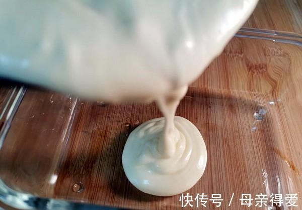 柠檬汁|空心泡芙，填入芒果冰淇淋，果酸成了甜蜜的幸福桥梁