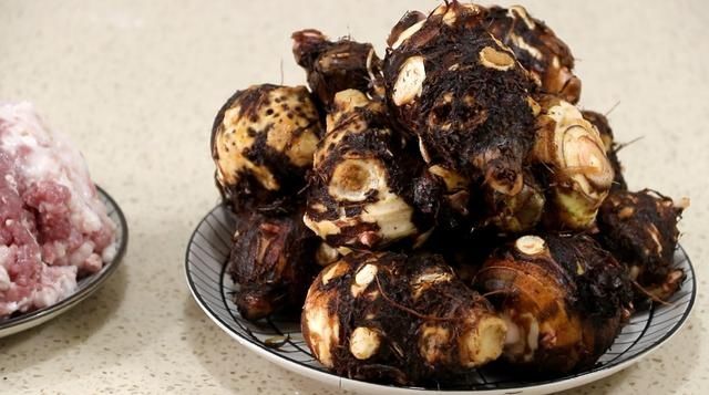 冬季，遇到这芋头别手软，教你最好吃的做法，外酥里嫩