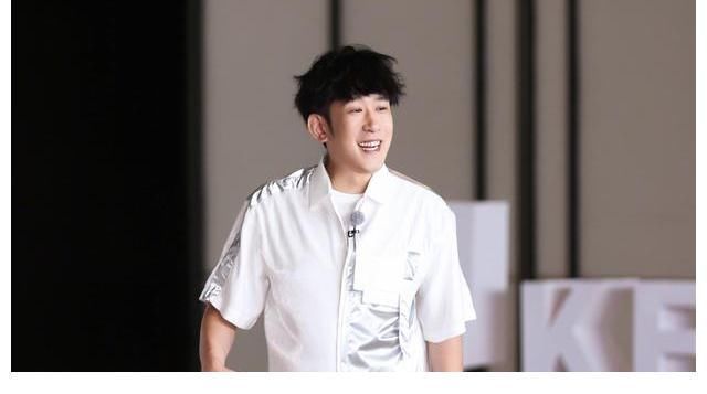 《奔跑吧》收官来袭，跑男团“开撕”节目组，陈立农再遇蔡徐坤