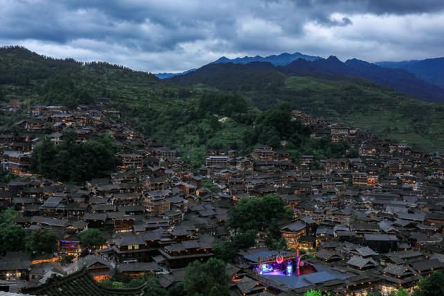 今年夏天|终于出圈 今年夏天度假圈的“黑马” 非贵州莫属