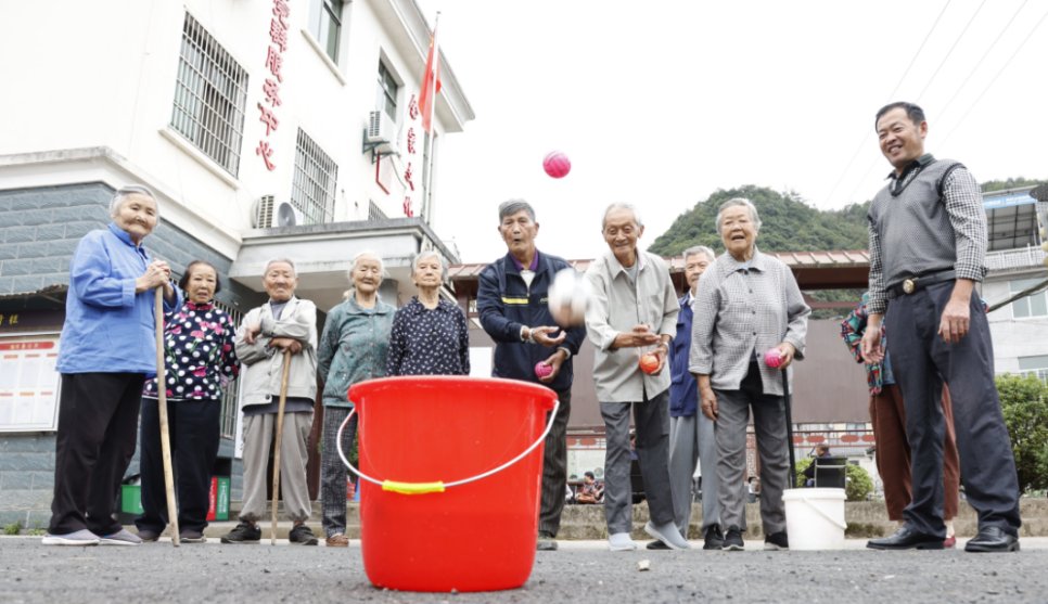 重阳宴会@义诊慰问、舞狮听戏、重阳宴会、趣味比赛……这里的“重阳”很温暖