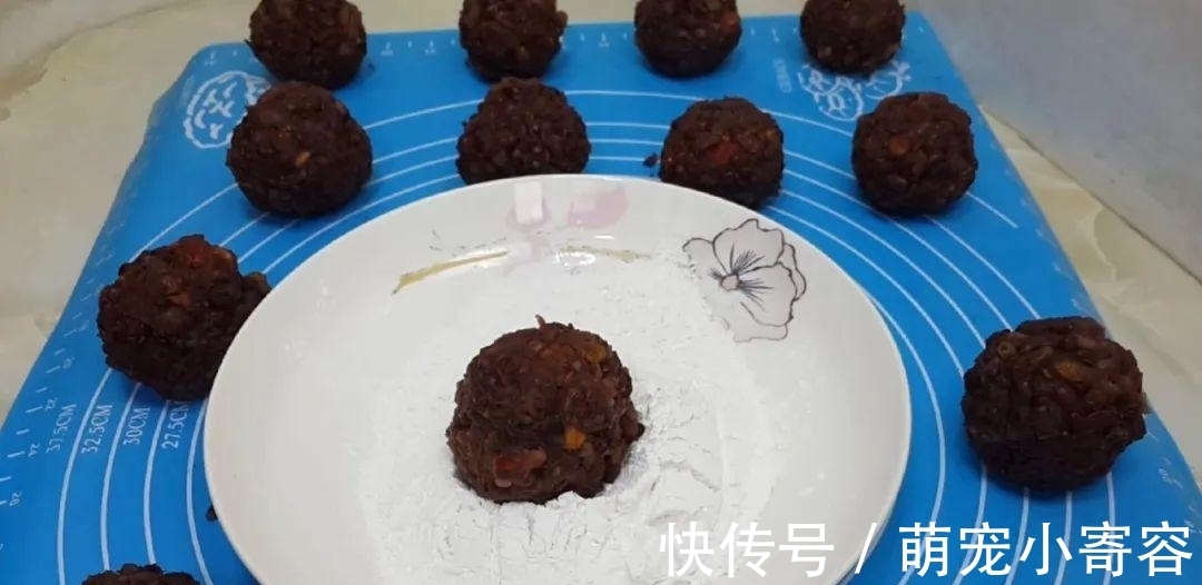 红豆糯米糕|糯米粉这样做才简单，加半斤红豆，软糯又香甜，学会都能开店了
